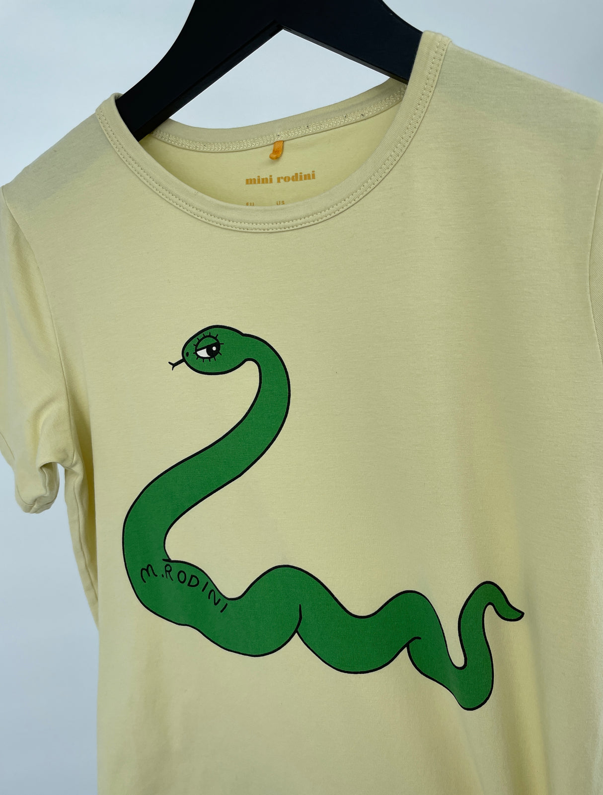 T-shirt Geel met Slang Maat 140 / 146
