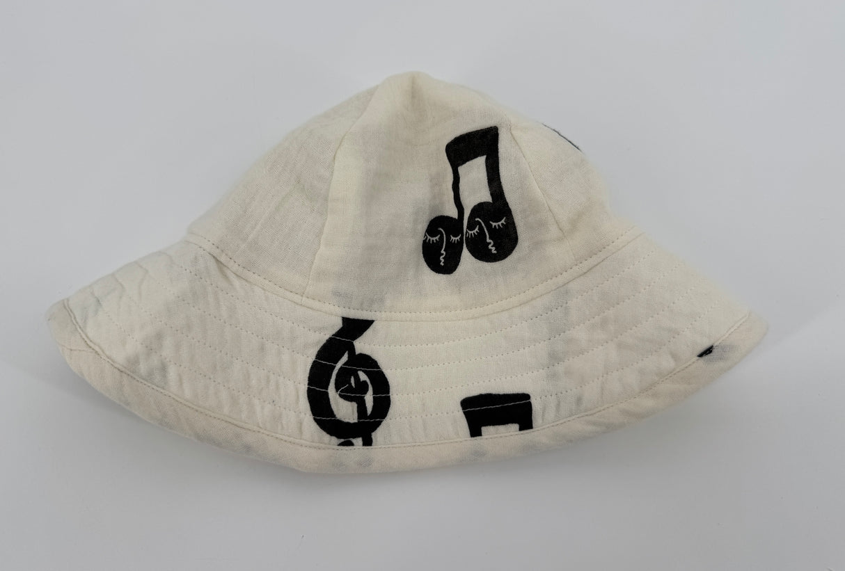 Zonnehoedje Beige Muzieknoten Maat 9 Mnd - 3 Jaar