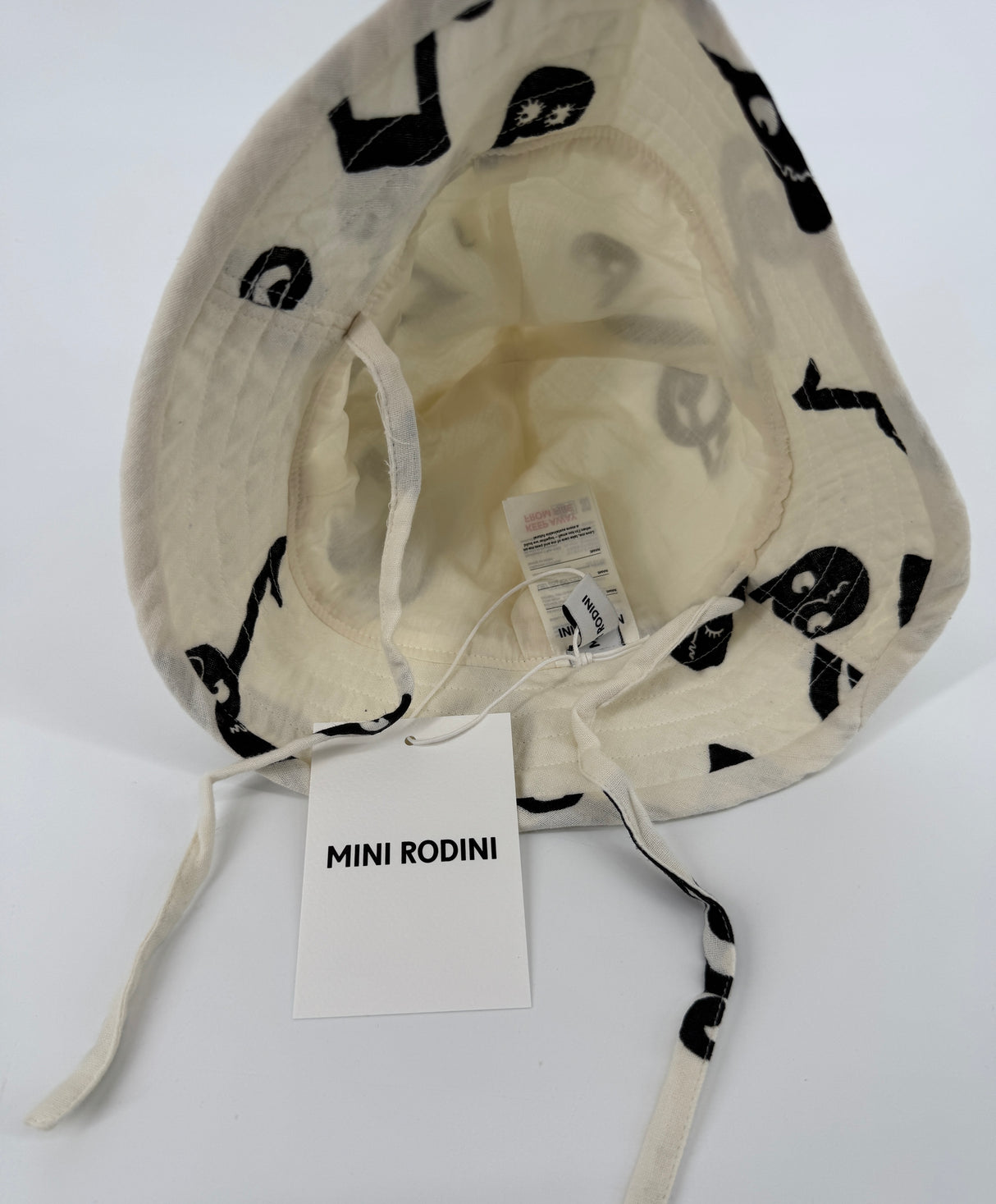 Zonnehoedje Beige Muzieknoten Maat 9 Mnd - 3 Jaar