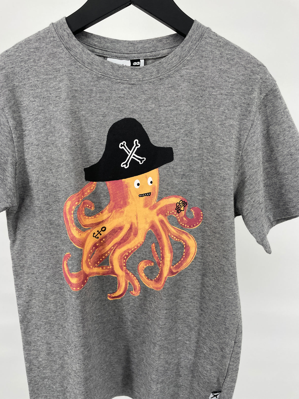 T-shirt Grijs Kapitein Octopus Maat 146