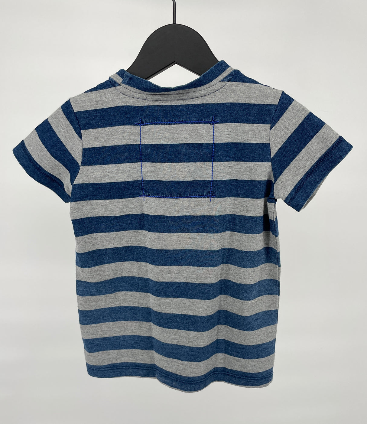 T-shirt Donkerblauw Grijs Gestreept Maat 104