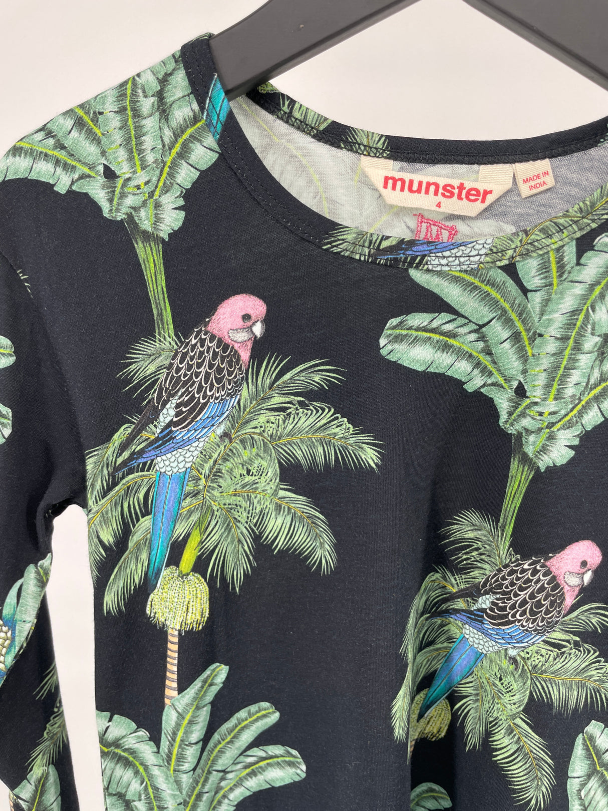 Longsleeve Zwart met Palmbomen en Vogel Print