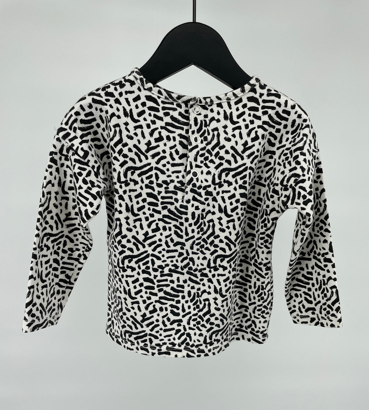 Top Lange Mouw Wit Zwart Print Maat 80