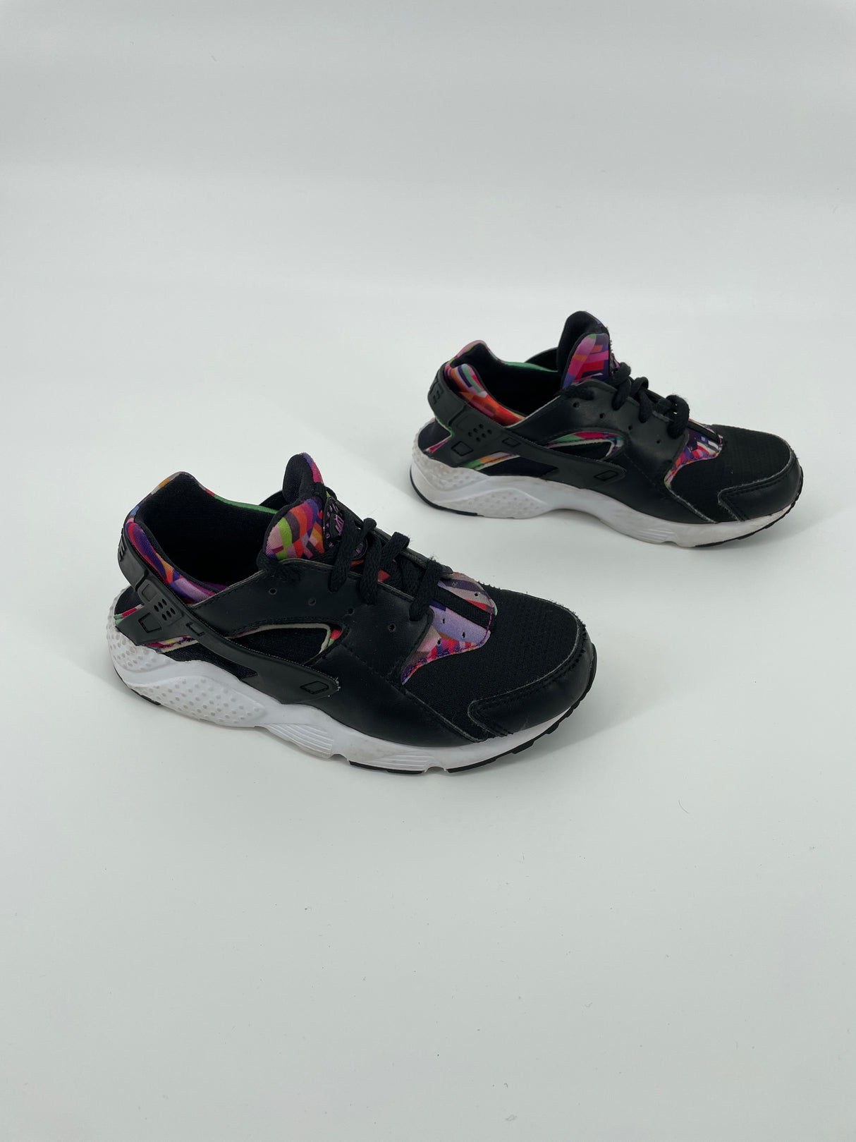 Nike Huarache Sneakers Zwart Multicolor Maat 31,5 – Mini Treasures