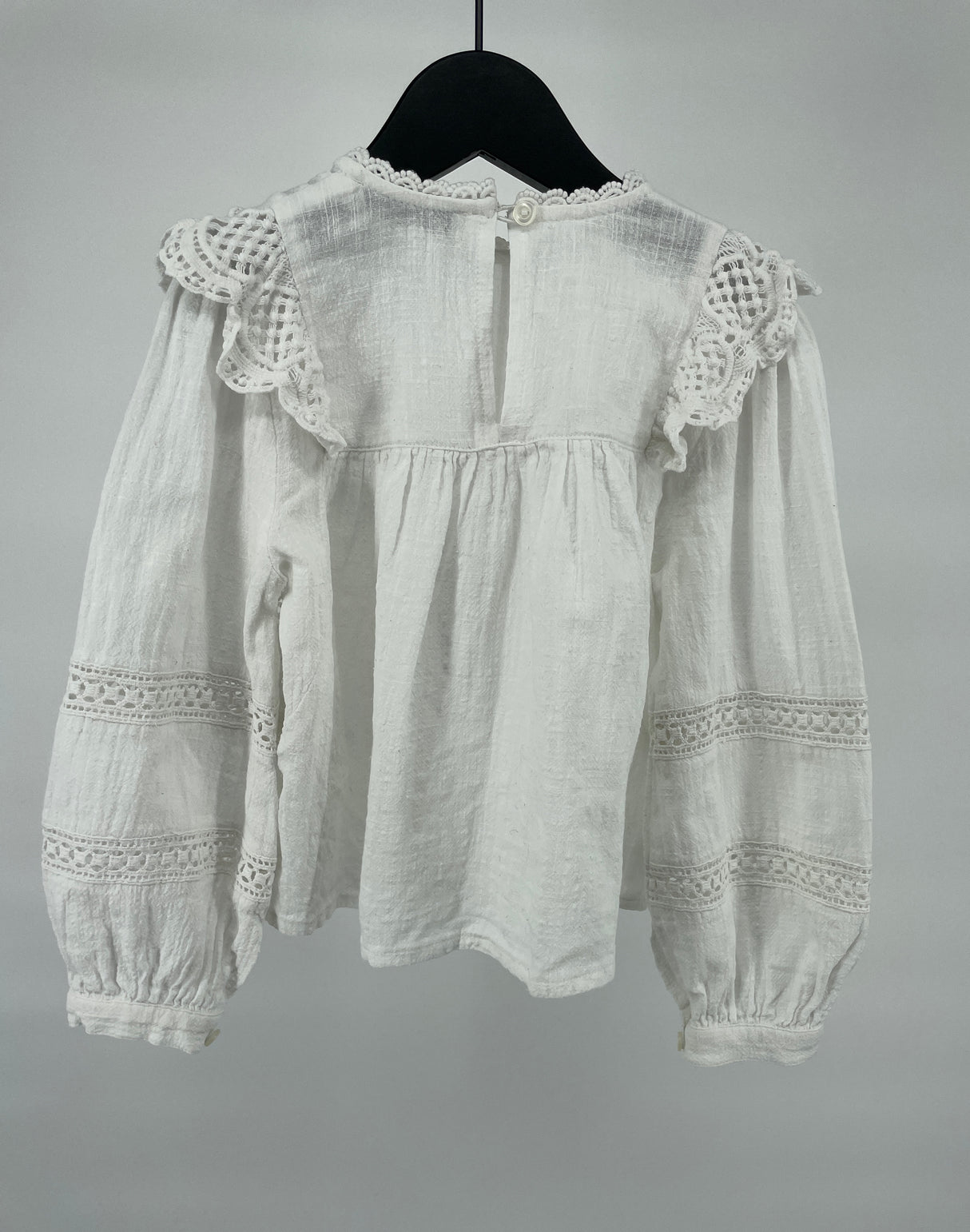 Blouse Wit Broderie Roesjes Maat 98 / 104