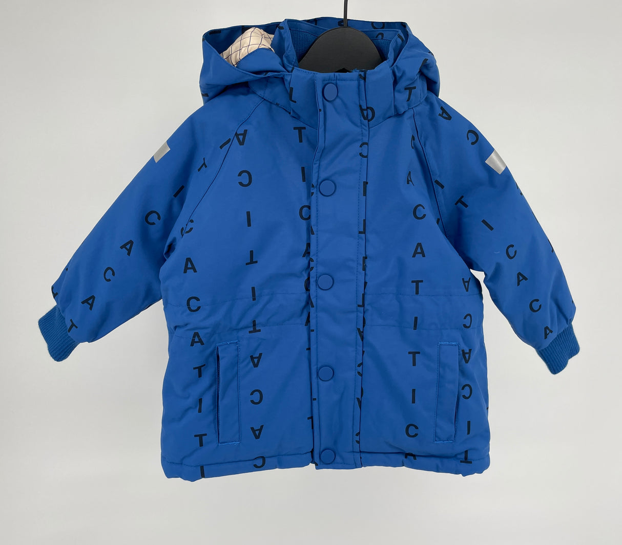 Winterjas Blauw Letters Maat 80 / 86